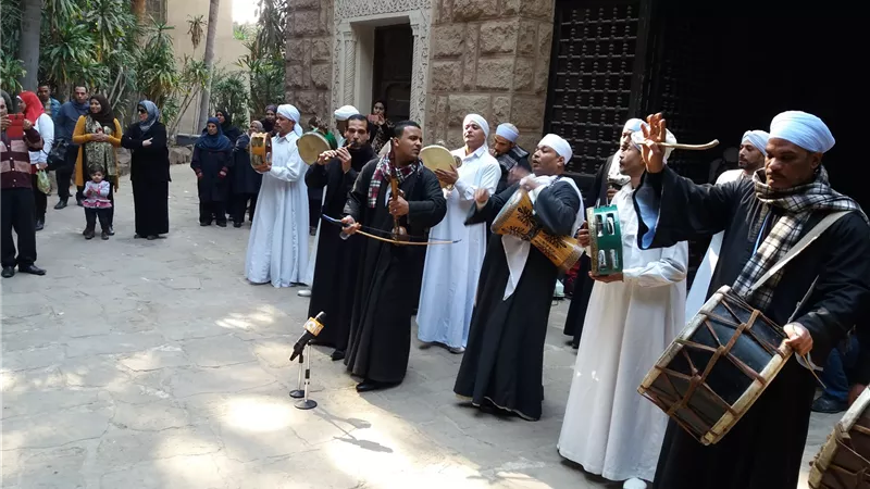 بالفيديو..«الآثار» تحتفل برأس السنة بـ«المزمار البلدي»