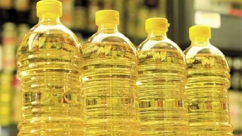 ارتفاع أسعار زيت التموين.. والزجاجة بـ 17 جنيهًا