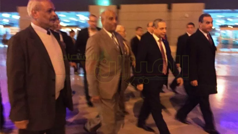 بالصور.. رئيس مصلحة الجمارك يتفقد مطار الغردقة وميناء سفاجا