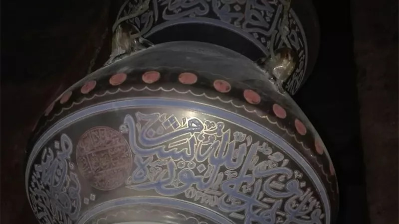  بعد سرقة مسجد الرفاعي.. الفيس بوك يفضح 