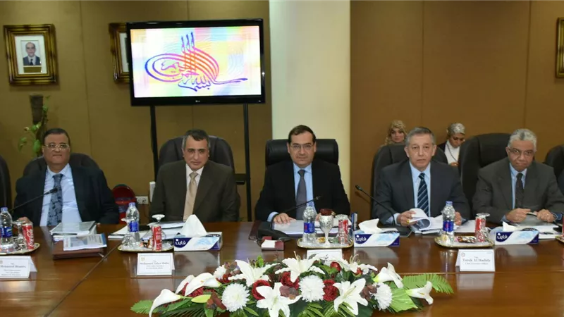 وزير البترول: دعم وتطوير الاستثمار أولوية للوزارة 