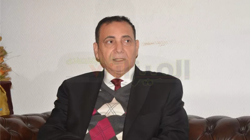 «الزيني»: كل جنيه زيادة في الدولار بـ 400 في طن الحديد