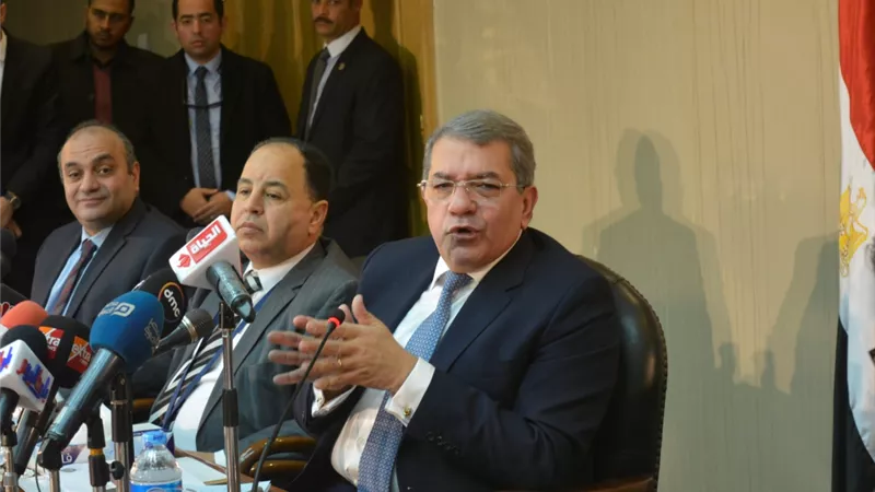 وزير المالية يكشف تفاصيل الحملة الترويجية للسندات الدولية 