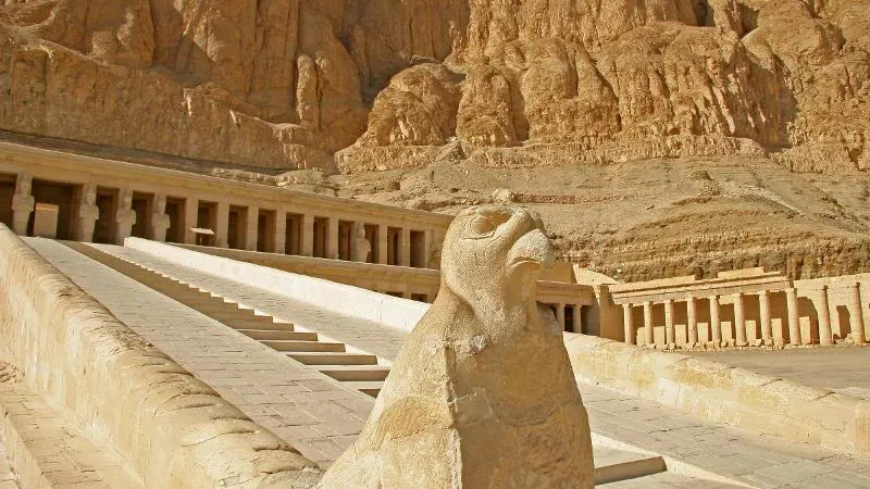 «الآثار»: اكتشاف «هياكل عظمية» تظهر تقدم الطب عند الفراعنة