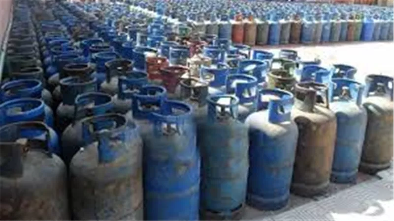 ضبط 10 أسطوانات بوتجاز و7 أطنان سولار قبل بيعها بالسوق السوداء