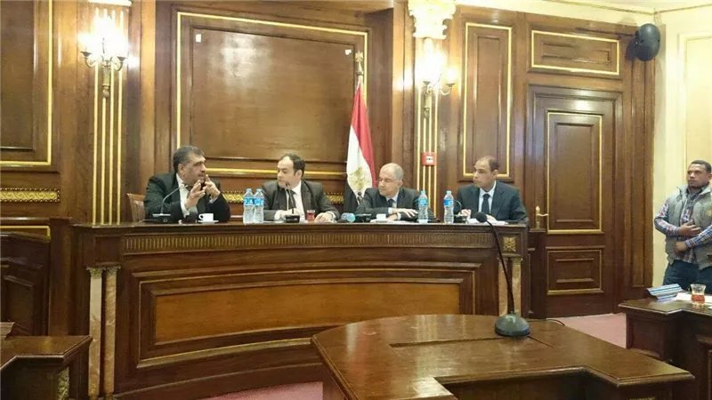 قطاع الأعمال:  1.6 مليار جنيه صافي إيرادات «القابضة للغزل»