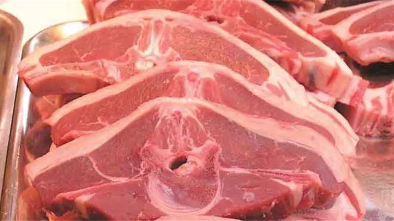 القصابين: ذبح صغار الماشية وراء نقص اللحوم الحمراء