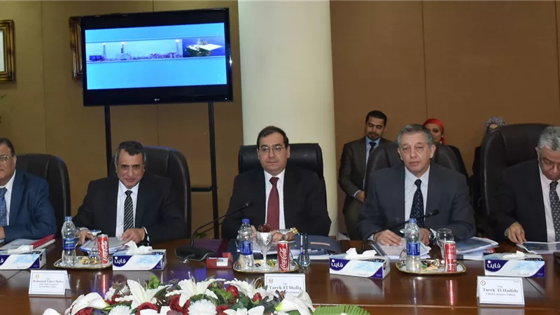 وزير البترول يعتمد الموازنة الجديدة لـ «رشيد» و«بدرالدين» 