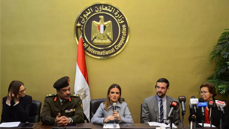 «سحر نصر» تشهد إطلاق المركز الوطني لإزالة الألغام والتنمية المستدامة 