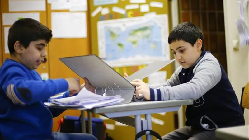 غداً.. «القاهرة للخدمات التعليمة» توزع أسهمها المجانية