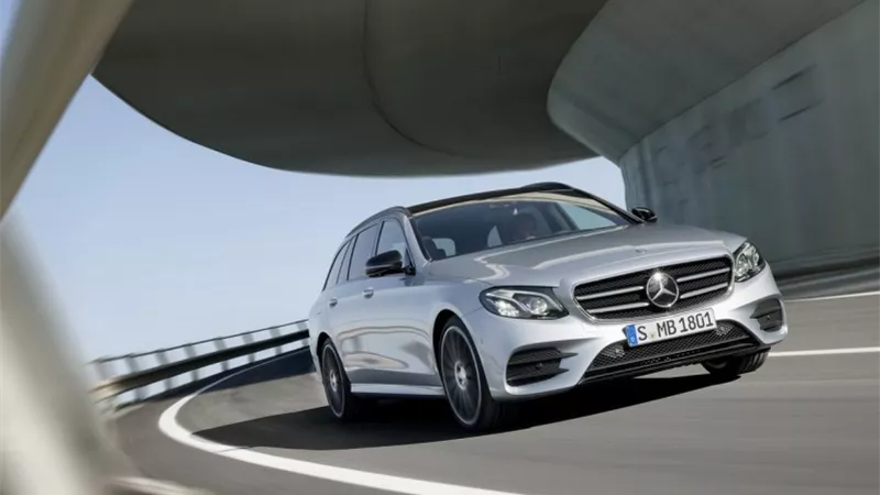  شاهد.. تجربة سيارة «E-Class» ذاتية القيادة