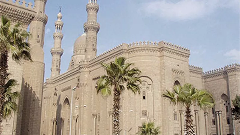 تجديد حبس المتهمين بسرقة مشكاوات أثرية من مسجد الرفاعي