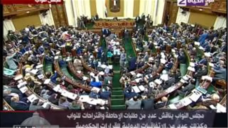 بالفيديو.. «عبد العال» يدعو البرلمان لزيارة أسوان علي «نفقته الخاصة»