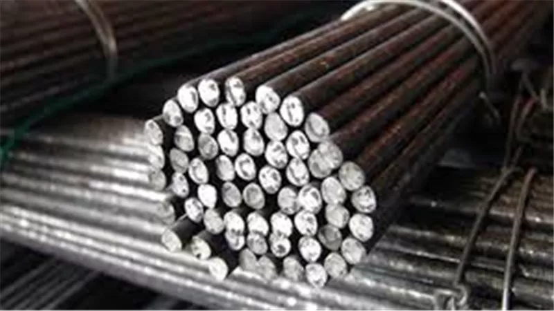 تراجع أسعار الحديد اليوم الجمعة.. و«عز» يسجل 9 آلاف جنيه 