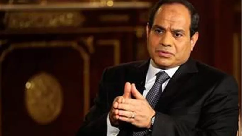  السيسي يستقبل بعثة منتخب مصر بمطار القاهرة 