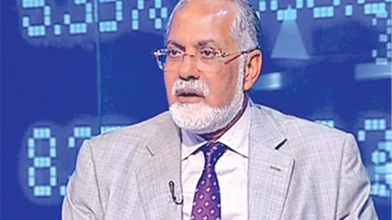 «اتحاد الصناعات»: تراجع الدولار خفض أسعار الذهب بالسوق