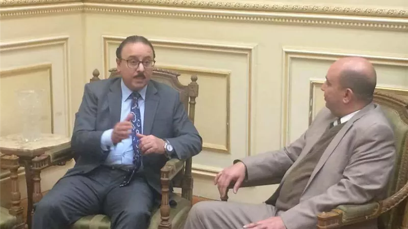 بالصور.. «القاضي» يجتمع مع «اتصالات النواب» لـ «تحسين خدمات المحمول»