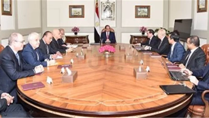 السيسي يطالب مسئولى «إينى» و«بى بى» بزيادة الاكتشافات البترولية