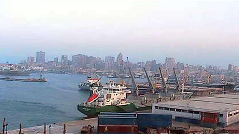 فتح بوغاز مينائي الإسكندرية والدخيلة وانتظام حركة السفن 