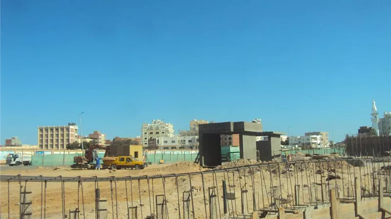 محافظ البحرالأحمر يطالب بسرعة الانتهاء من تطوير شارع النصر بالغردقة