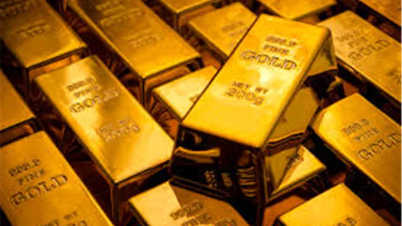 الأسعار العالمية ترفع الذهب 
