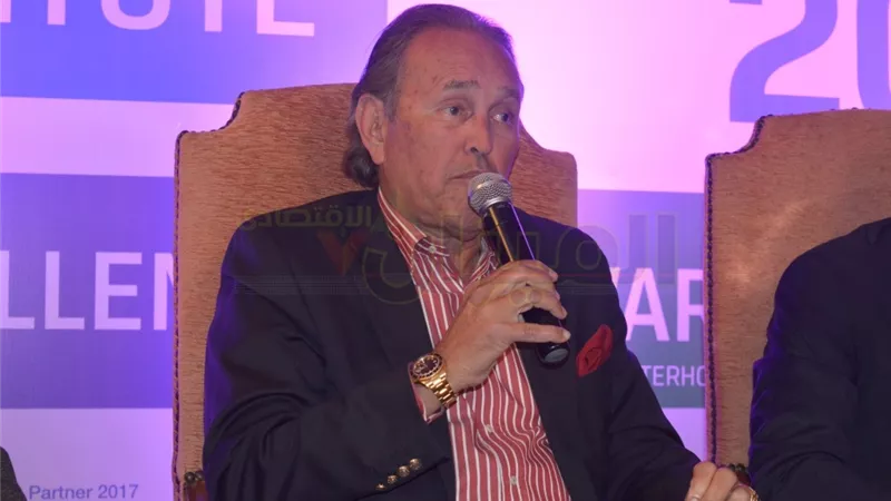 بالصور.. هانى توفيق: «تعويم الجنيه» قرار صحيح لكن «متأخر»