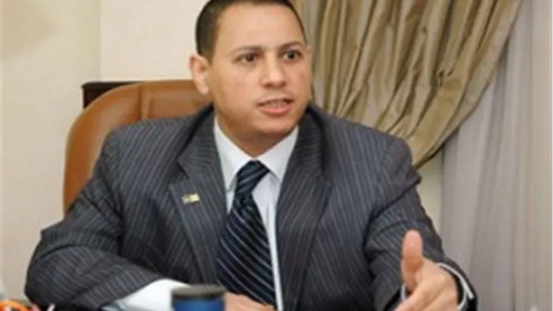 اليوم.. «محمد عمران» يناقش ضريبة الدمغة مع «الأوراق المالية» 