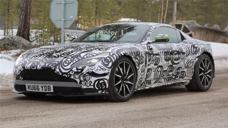 شاهد.. صور تسريبية لسيارة أستون مارتن DB11 S