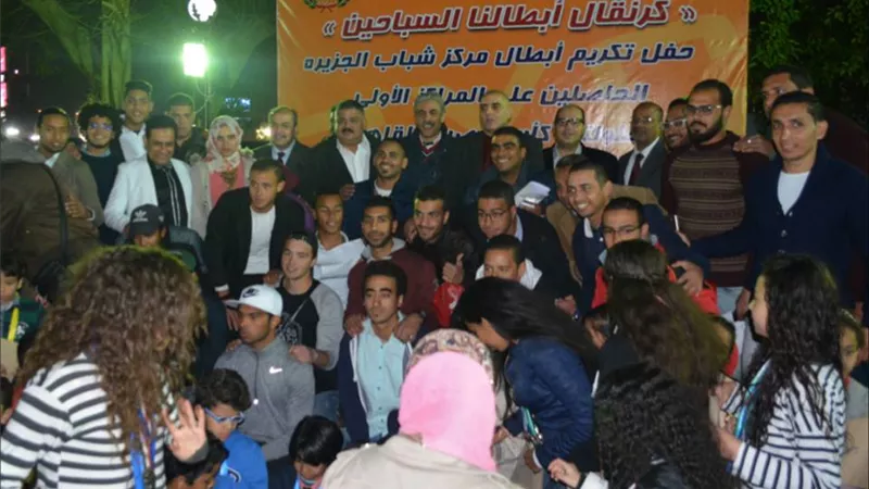 تكريم المتميزين من سباحي «الجزيرة» بحضور رئيس الاتحاد