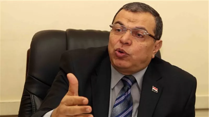 وزير القوى العاملة يشهد توقيع عقود تدريب 100 شاب بالخدمات البترولية