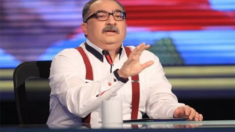 بدأ التحقيق مع إبراهيم عيسى بحضور 4 محامين
