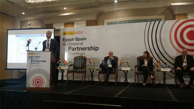 «النقل» تستعرض المشروعات الاستثمارية في ملتقى «الشراكة متعددة الأطراف»
