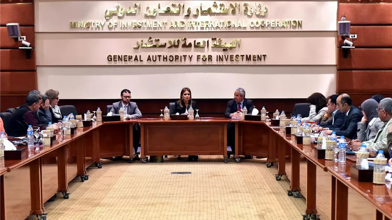 «سحر نصر» تناقش سبل تفعيل المبادرات التمويلية لمساندة صغار المزارعين