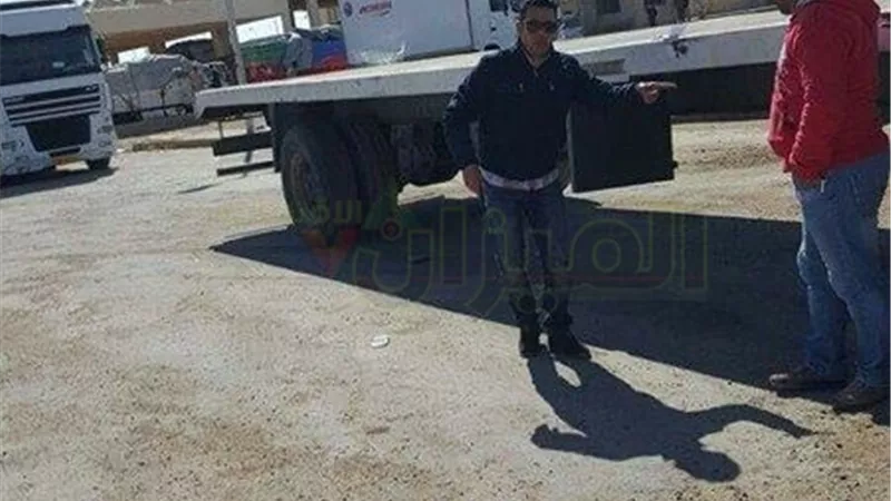 «جمارك السلوم» تحبط تهريب واستبدال أجزاء سيارة نقل