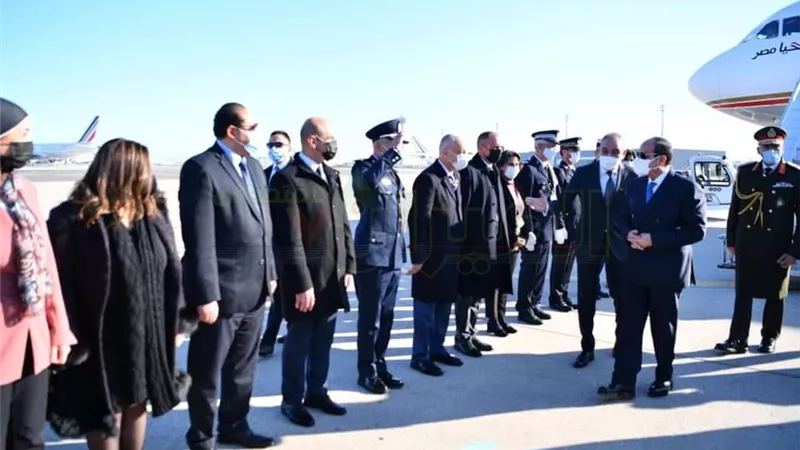 صور..الرئيس عبد الفتاح السيسي يصل الي مطار شارل ديجول بالعاصمة الفرنسية باريس
