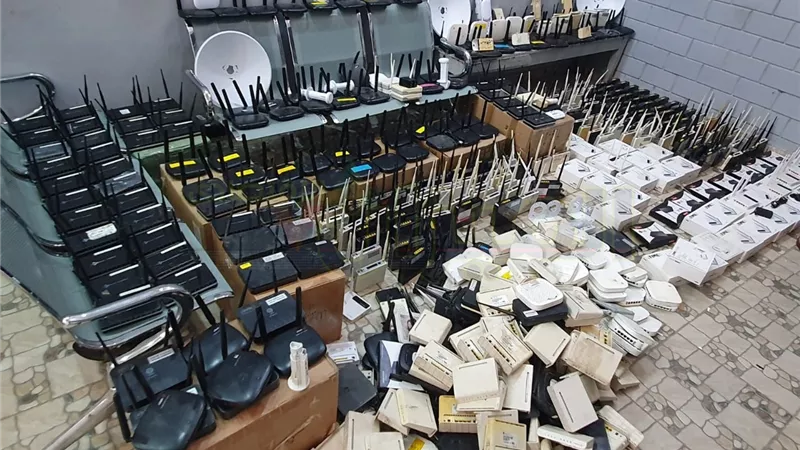 عاجل ..القومي للإتصالات يزيل شبكات اتصالات غير شرعية بمحافظتي الجيزة والبحيرة