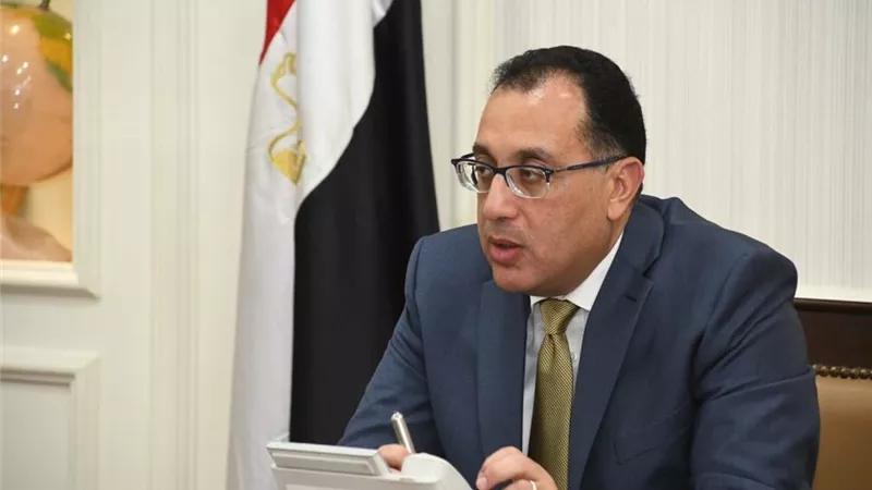 «مدبولي» يوجه بإعداد نموذج التشغيل لوسائل النقل الجماعى المتميزة بشرم الشيخ