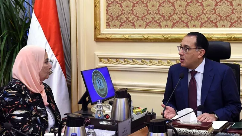 «رئيس الوزراء» يتابع جهود التوسع في برامج الحماية الاجتماعية
