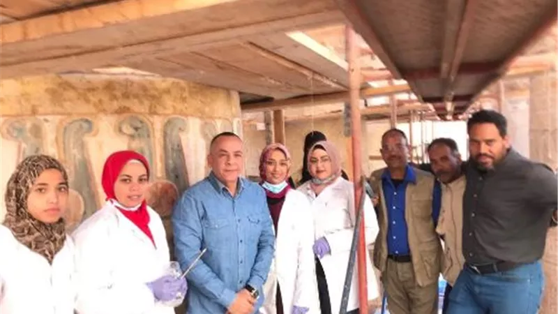 الآثار تنتهي من أعمال تنظيف 37 عمود في معابد الكرنك بالأقصر