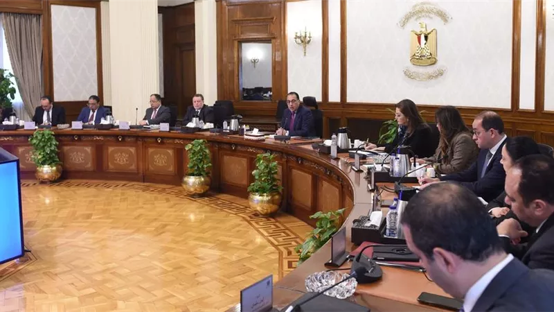رئيس الوزراء يتابع خطوات تنفيذ خطة الطروحات الحكومية