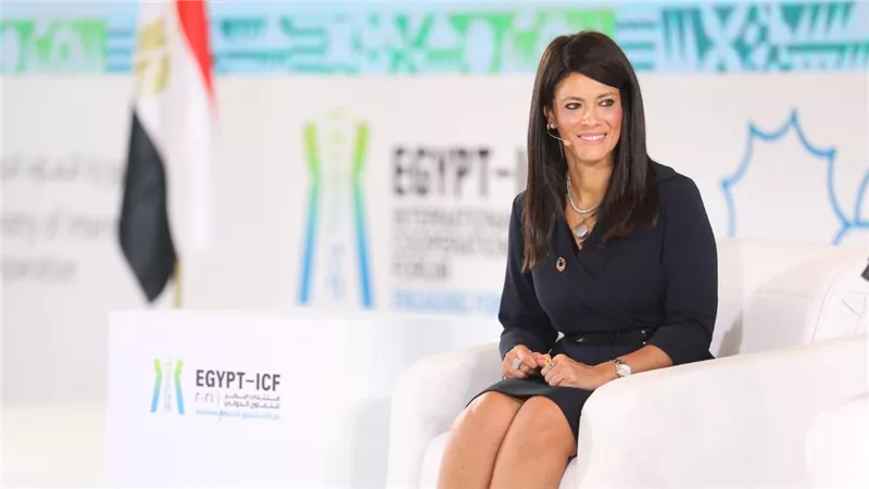 وزيرة التعاون الدولى تلتقى رئيس مجموعة تمويل البيئة والبنية التحتية ببنك اليابان