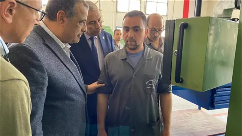 وزير الدولة للإنتاج الحربي يجري زيارة مفاجئة لـ