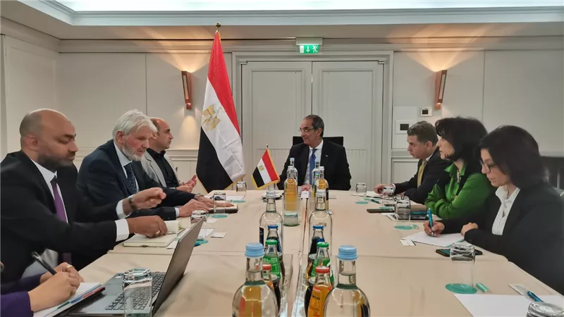 «وزير الاتصالات »يبحث مع شركات ألمانية التعاون في مجالات تصنيع الإلكترونيات والبرمجيات