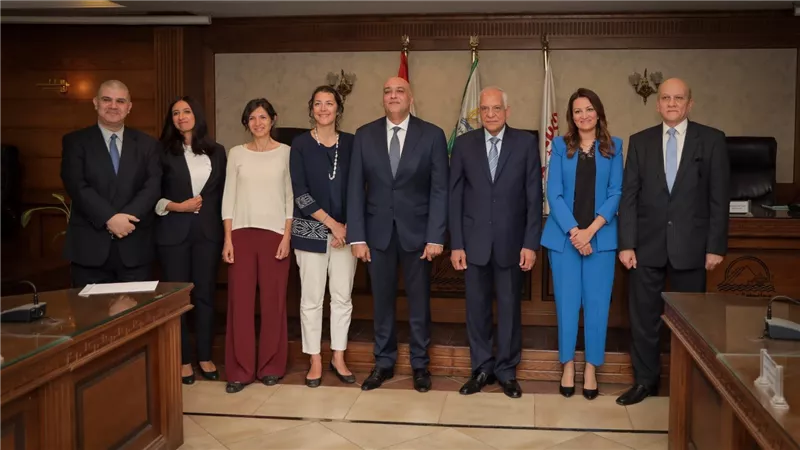 جهاز تنمية المشروعات يتعاون مع محافظة الجيزة لتطوير منطقتى ميت عقبة وأرض اللواء