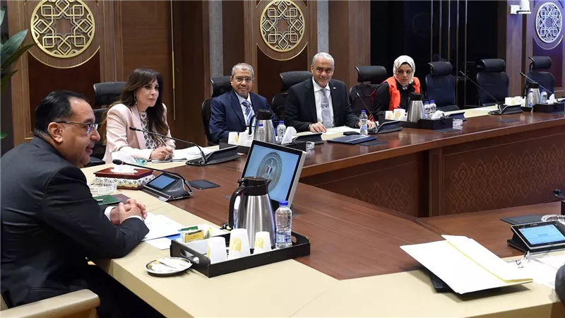 «رئيس الوزراء»: نتابع وندعم الشركات والمجموعات الصناعية والاستثمارية الكبرى