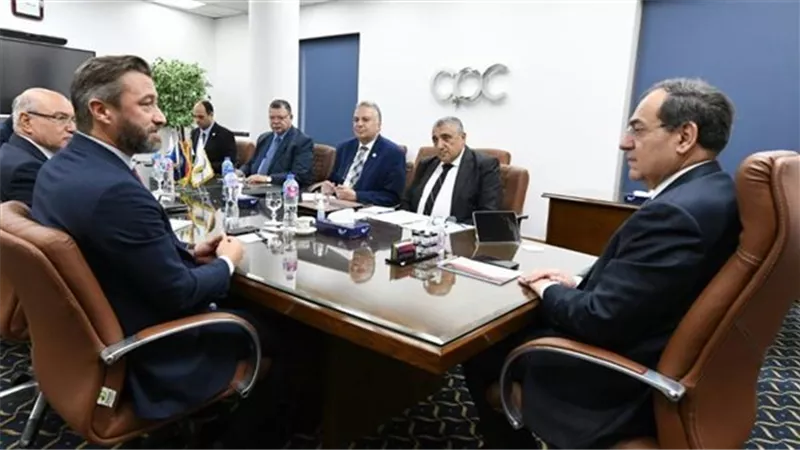 الملا: البترول تنفذ مشروعات استراتيجية مهمة تهدف إلى زيادة الطاقة الإنتاجية