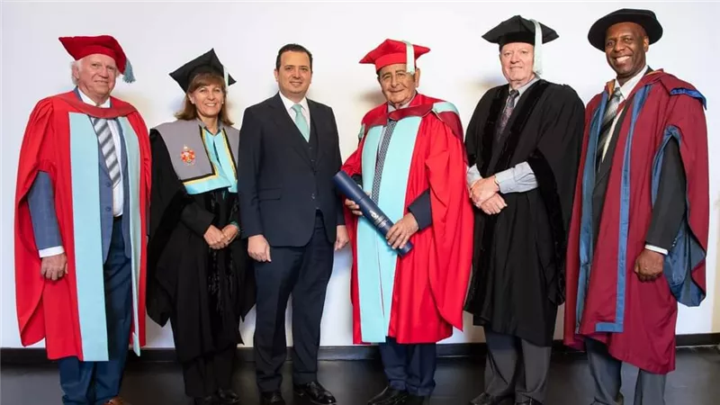 جامعة «بريتوريا» تمنح الدكتوراة الفخرية لـ«مؤسس جامعة النيل الأهلية» 