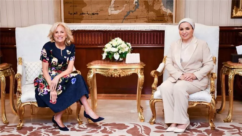 جيل بايدن تصل مصر.. وانتصار السيسي: أرحب بها في 