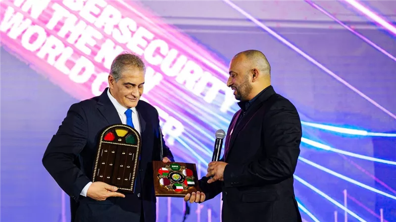 «التعاون الخليجي» يُكرم مؤتمر Caisec”23 للأمن السيبراني ويمنح  درع التكريم لـ أسامة كمال