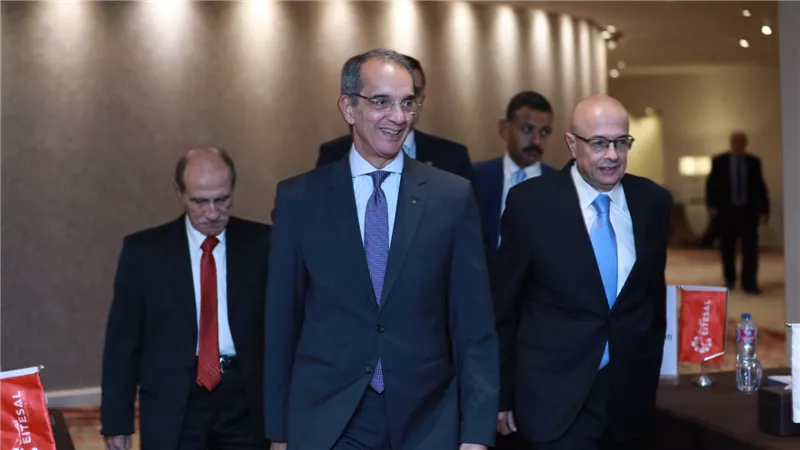 «وزير الاتصالات» يشهد الإعلان عن التعاون بين 